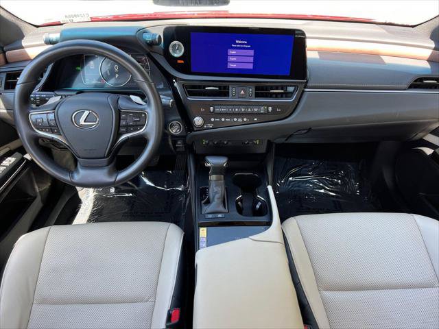 Certified 2025 Lexus ES 300h w/ Premium Package FWD image 23