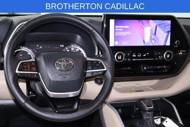 Used 2025 Toyota Highlander XLE AWD/4WD image 20