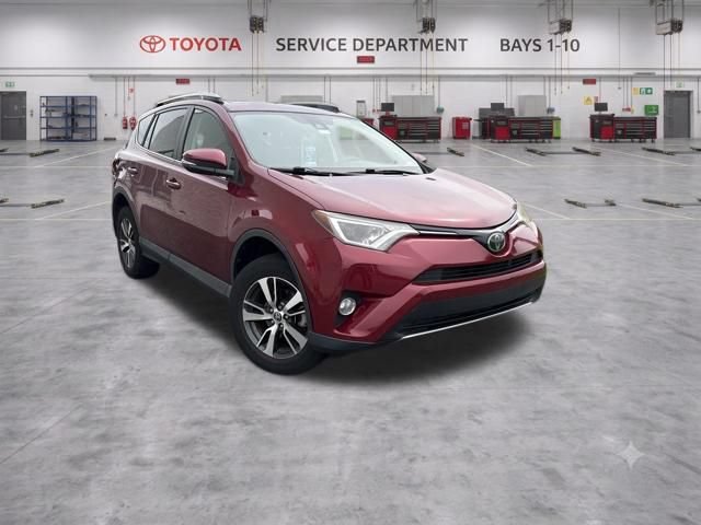 Used 2018 Toyota RAV4 XLE AWD/4WD image 3