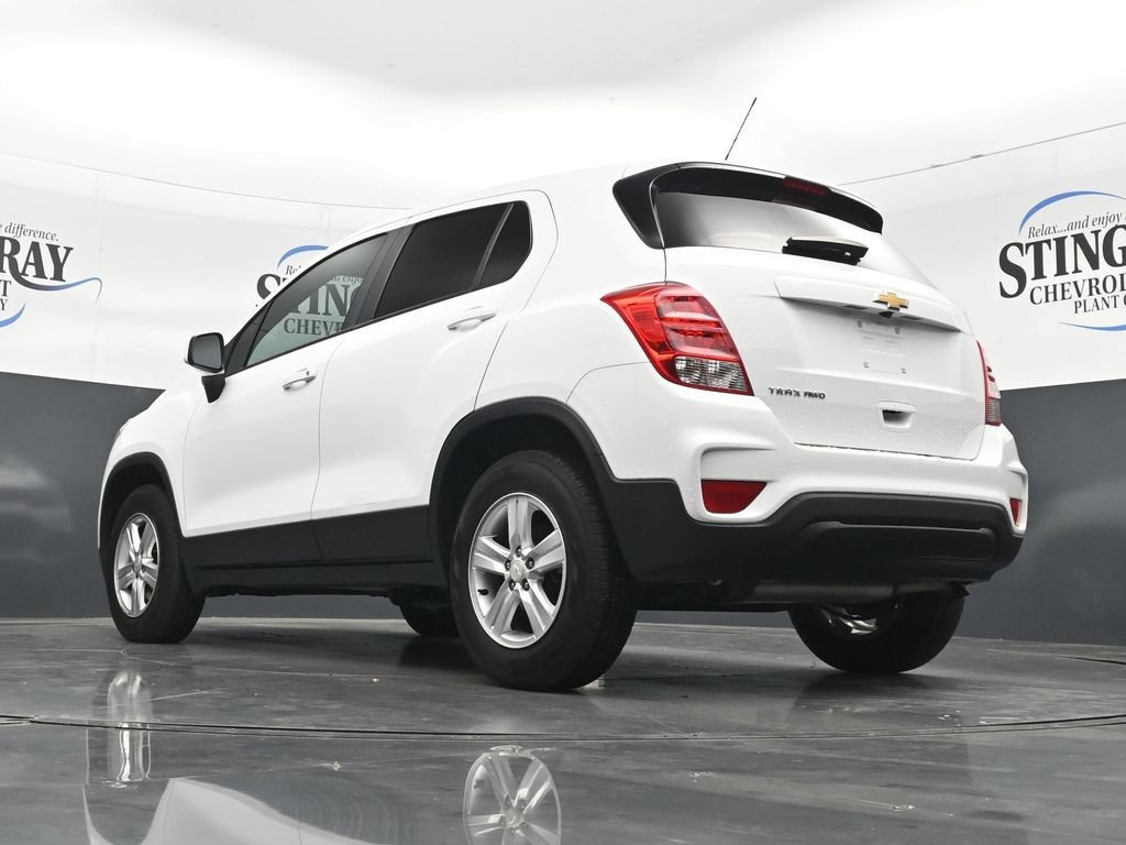 Used 2022 Chevrolet Trax LS w/ Tint and Cruise Package AWD/4WD image 30