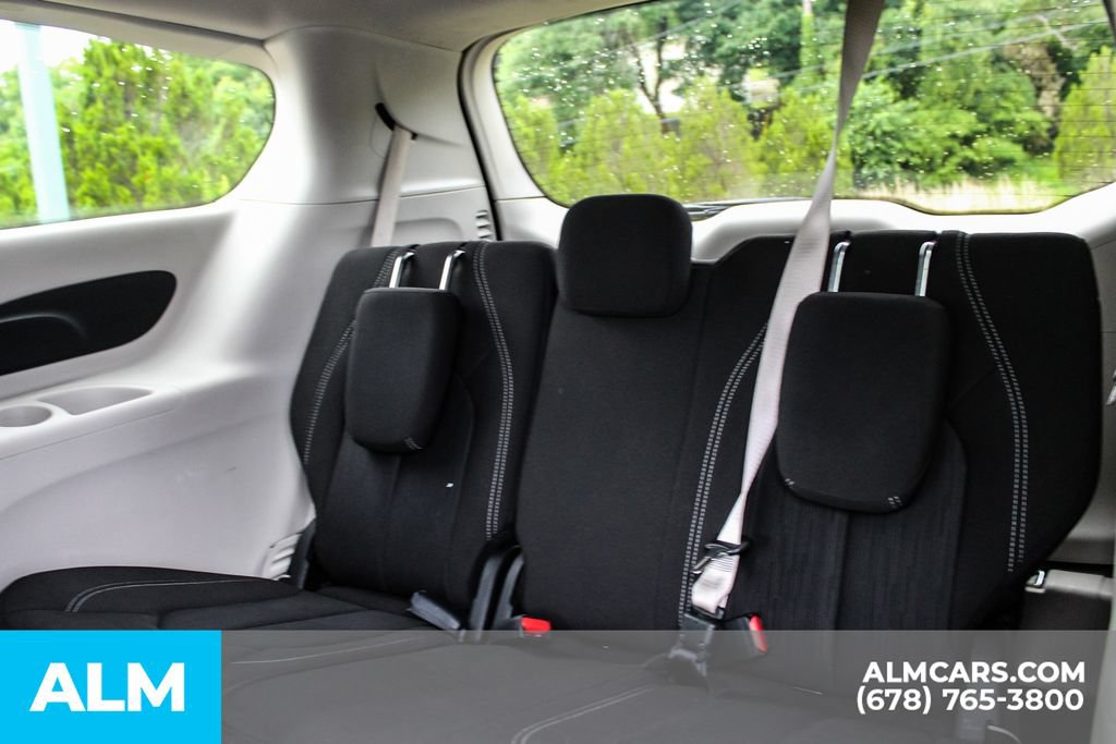 Used 2023 Chrysler Voyager LX FWD image 12