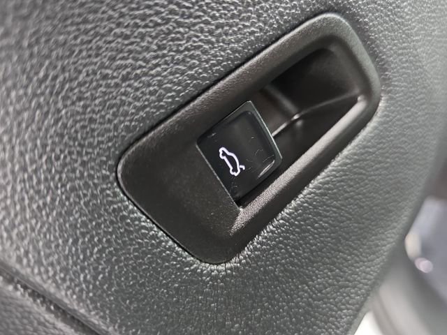 Used 2024 Volkswagen Atlas SE image 25