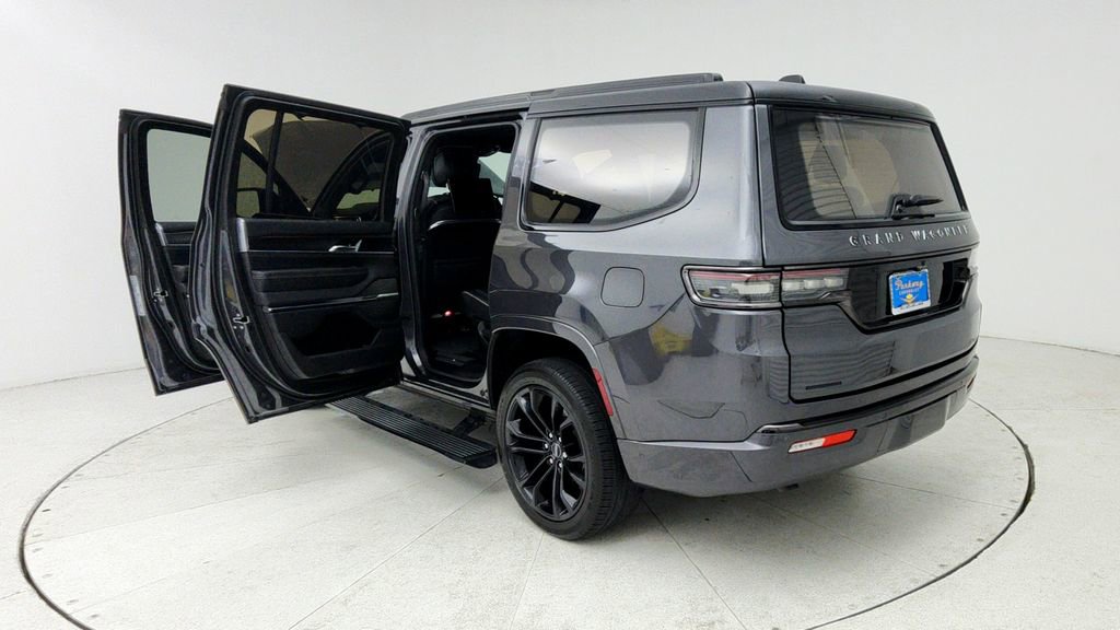 Used 2022 Jeep Grand Wagoneer Series II image 12