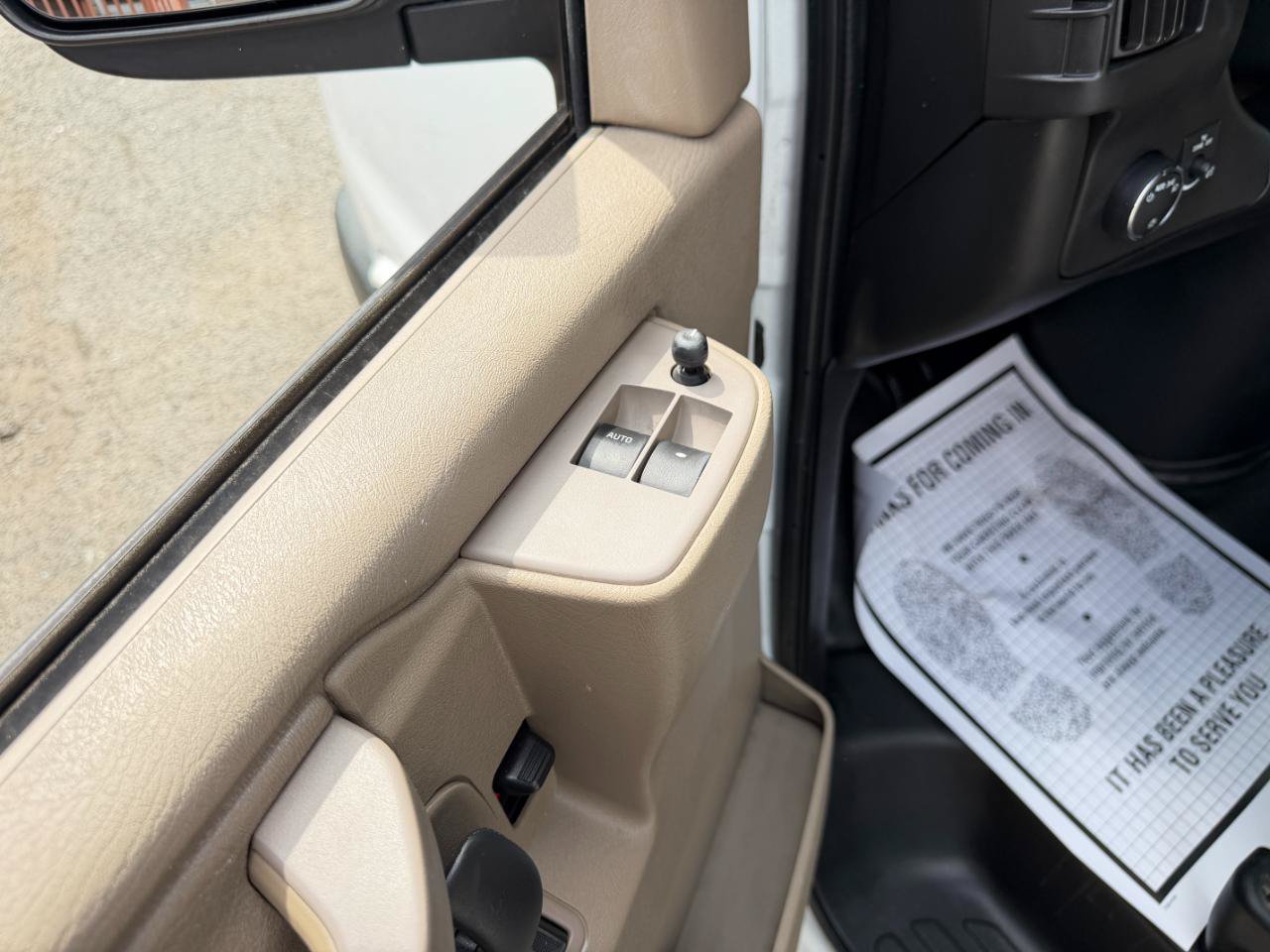 Used 2019 GMC Savana 3500 RWD image 16