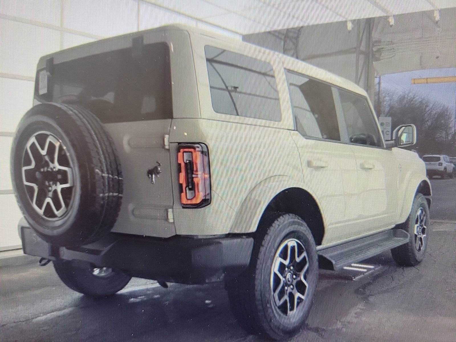 Used 2025 Ford Bronco Outer Banks image 2