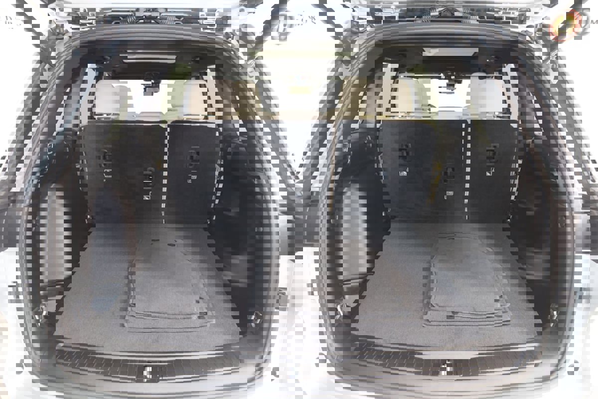 Used 2024 Jeep Grand Cherokee Limited w/ Luxury Tech Group II image 50