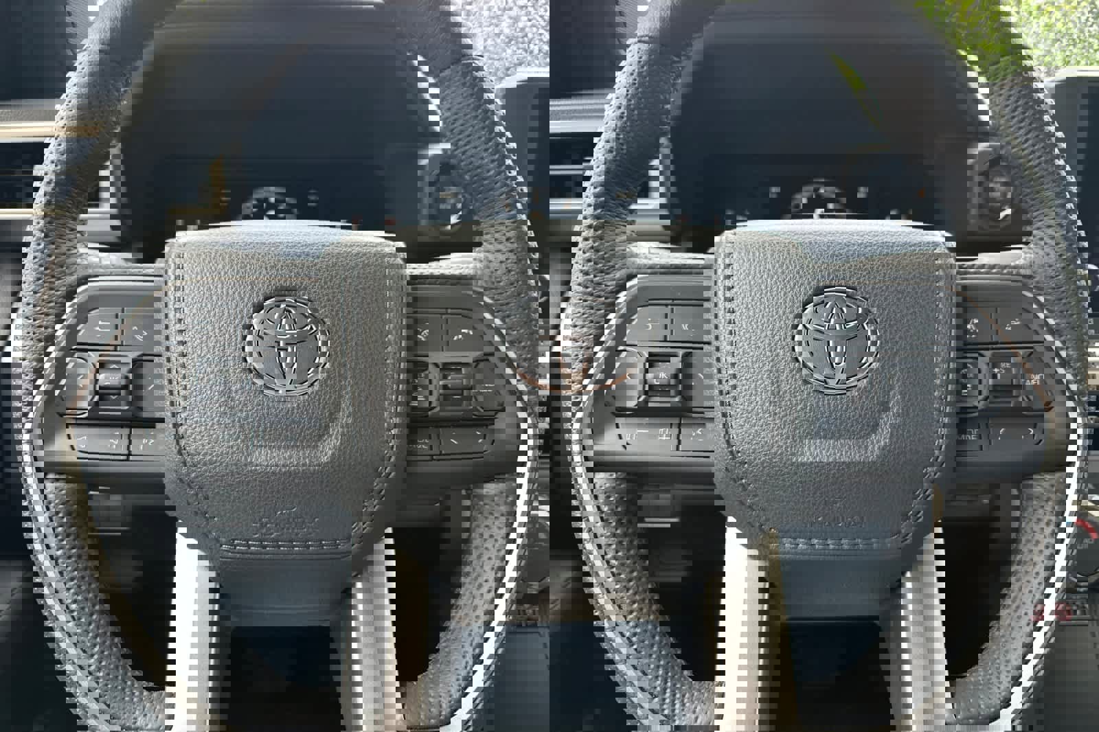 Used 2025 Toyota Tacoma SR5 w/ SR5 Upgrade Package image 22