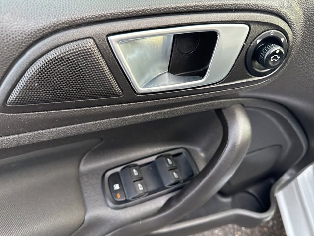 Used 2016 Ford Fiesta SE w/ Cold Weather Package image 17