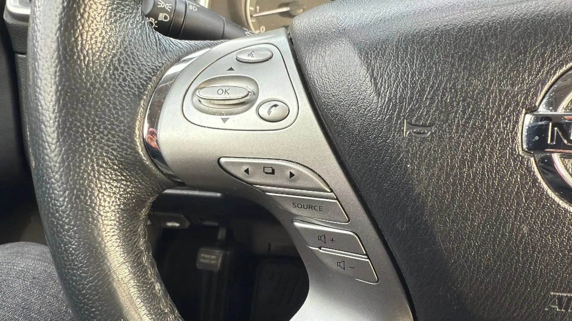 Used 2018 Nissan Murano SV image 12