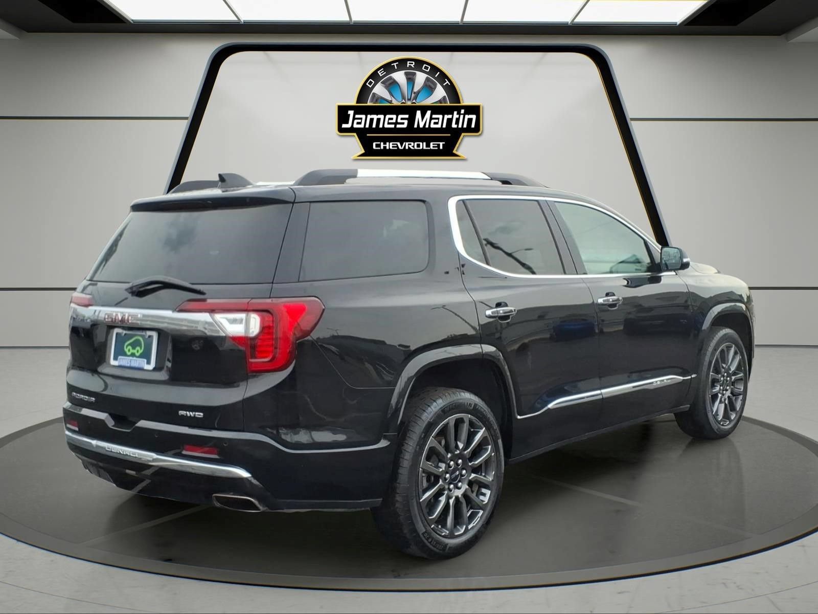 Used 2023 GMC Acadia Denali w/ Black Diamond Edition AWD/4WD image 4