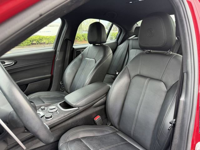 Used 2023 Alfa Romeo Giulia Sprint image 13