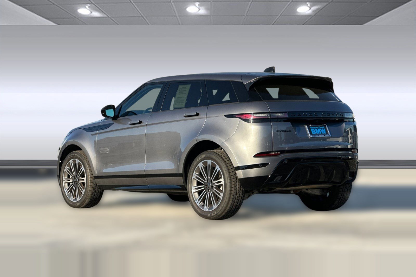 Used 2024 Land Rover Range Rover Evoque Dynamic SE image 3