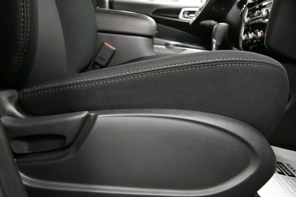 Used 2019 Nissan Pathfinder S image 29