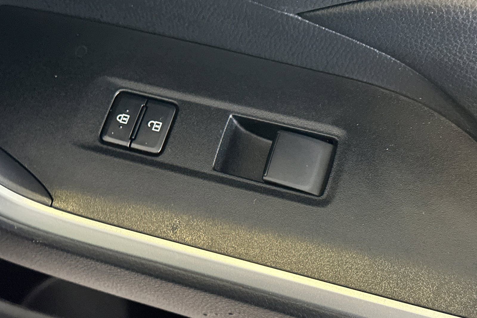 Used 2025 Toyota RAV4 LE image 23