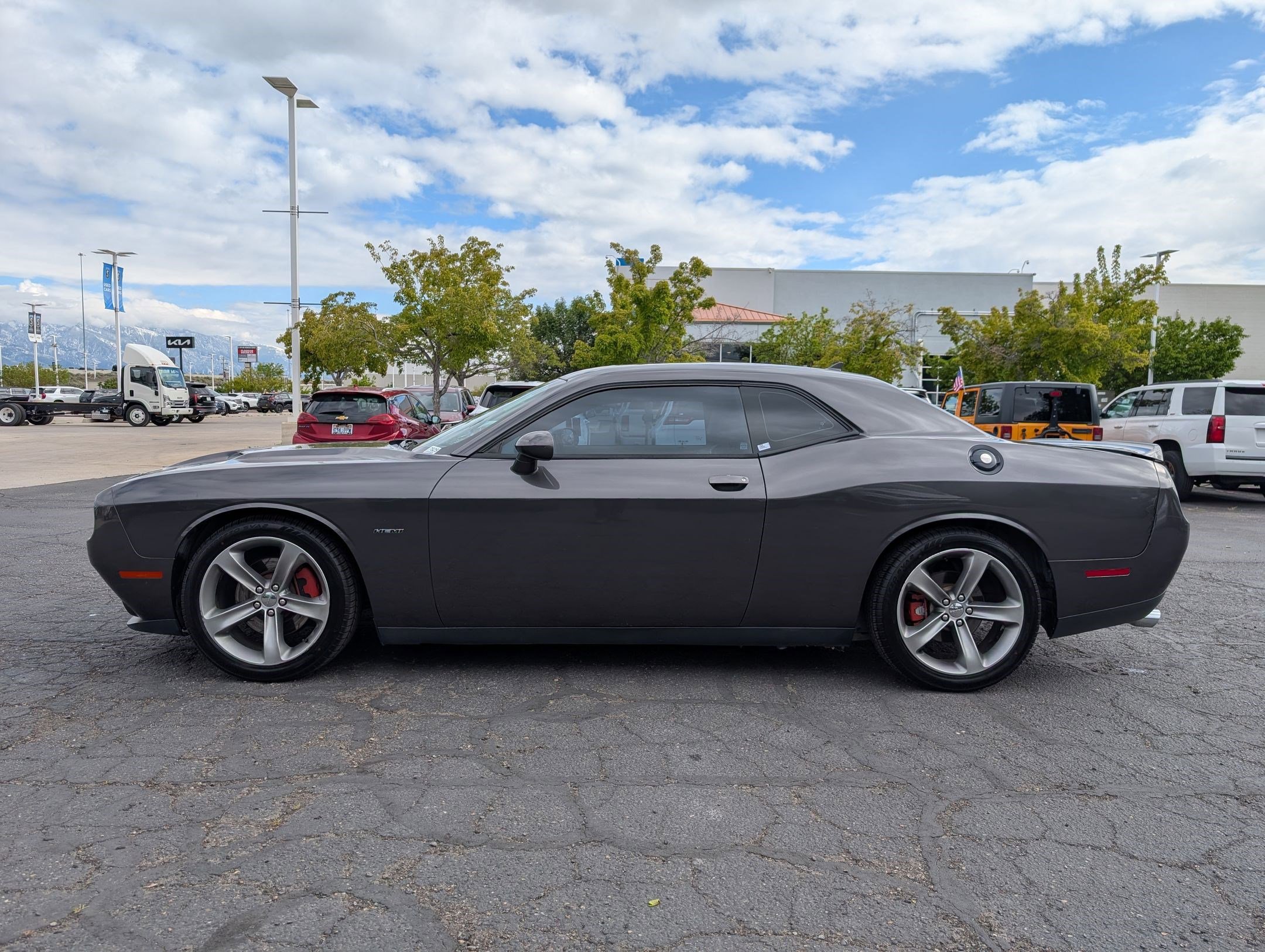 Used 2015 Dodge Challenger R/T Plus RWD image 2