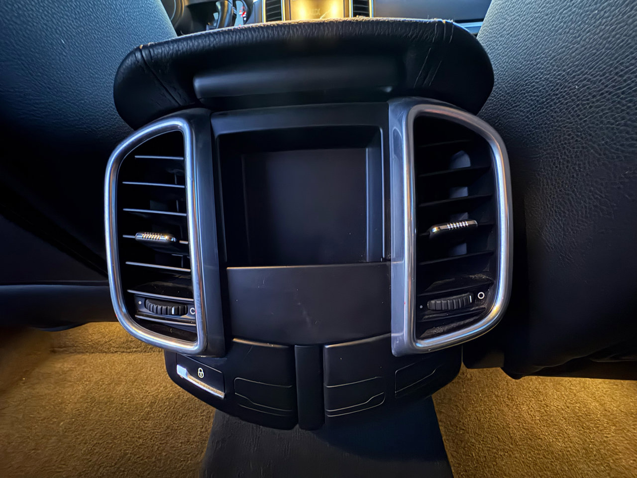 Used 2013 Porsche Cayenne S image 40