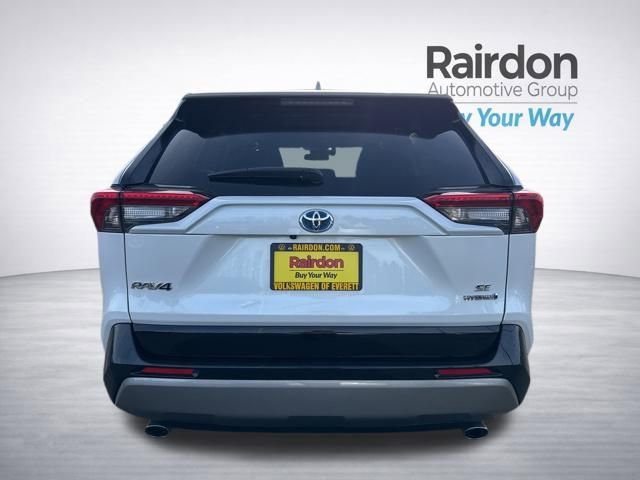 Used 2024 Toyota RAV4 SE w/ Convenience Package image 7
