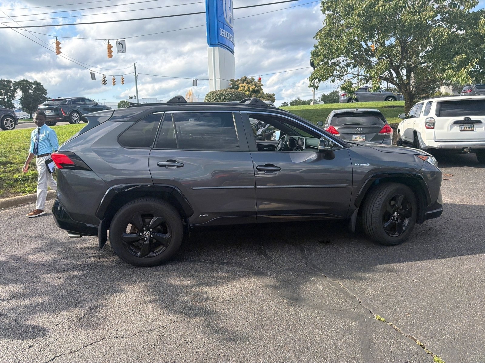 Used 2020 Toyota RAV4 XSE w/ XSE Grade Weather Package AWD/4WD image 14