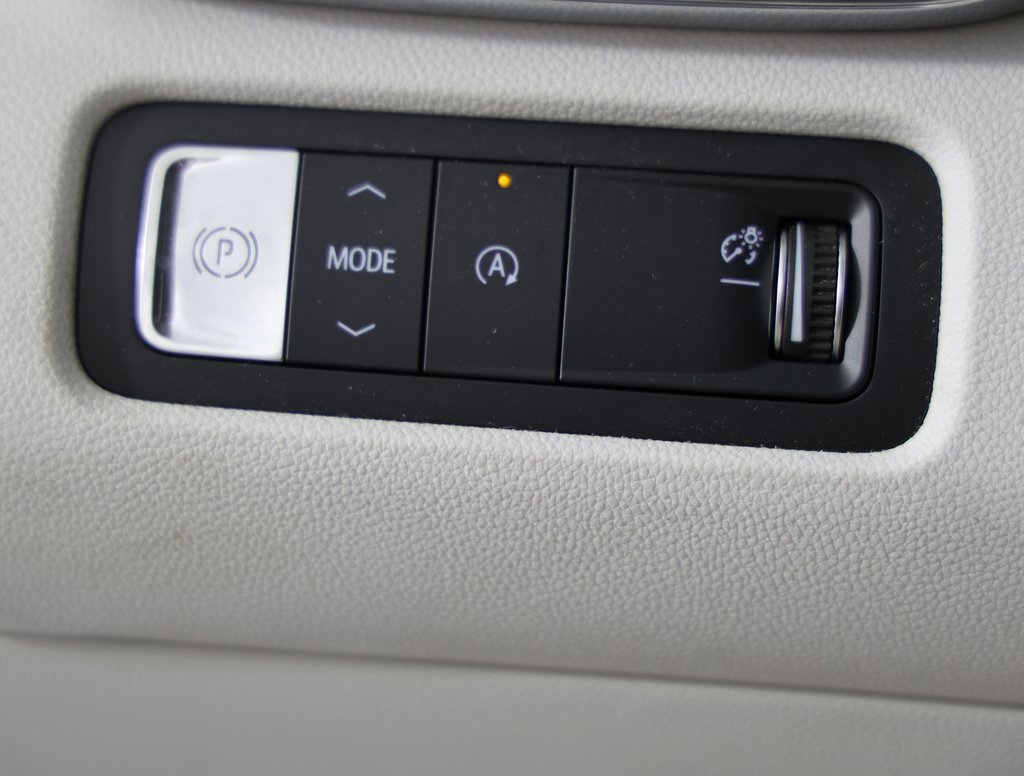 Used 2024 GMC Acadia Denali w/ Super Cruise Package image 16