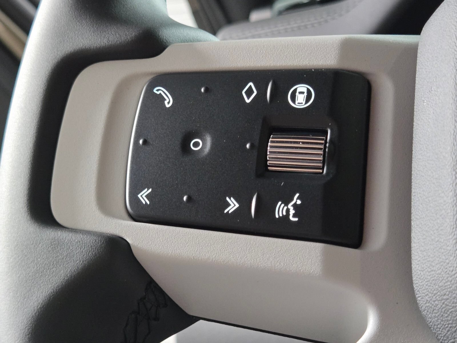 New 2026 Land Rover Defender 110 X-Dynamic SE AWD/4WD image 24