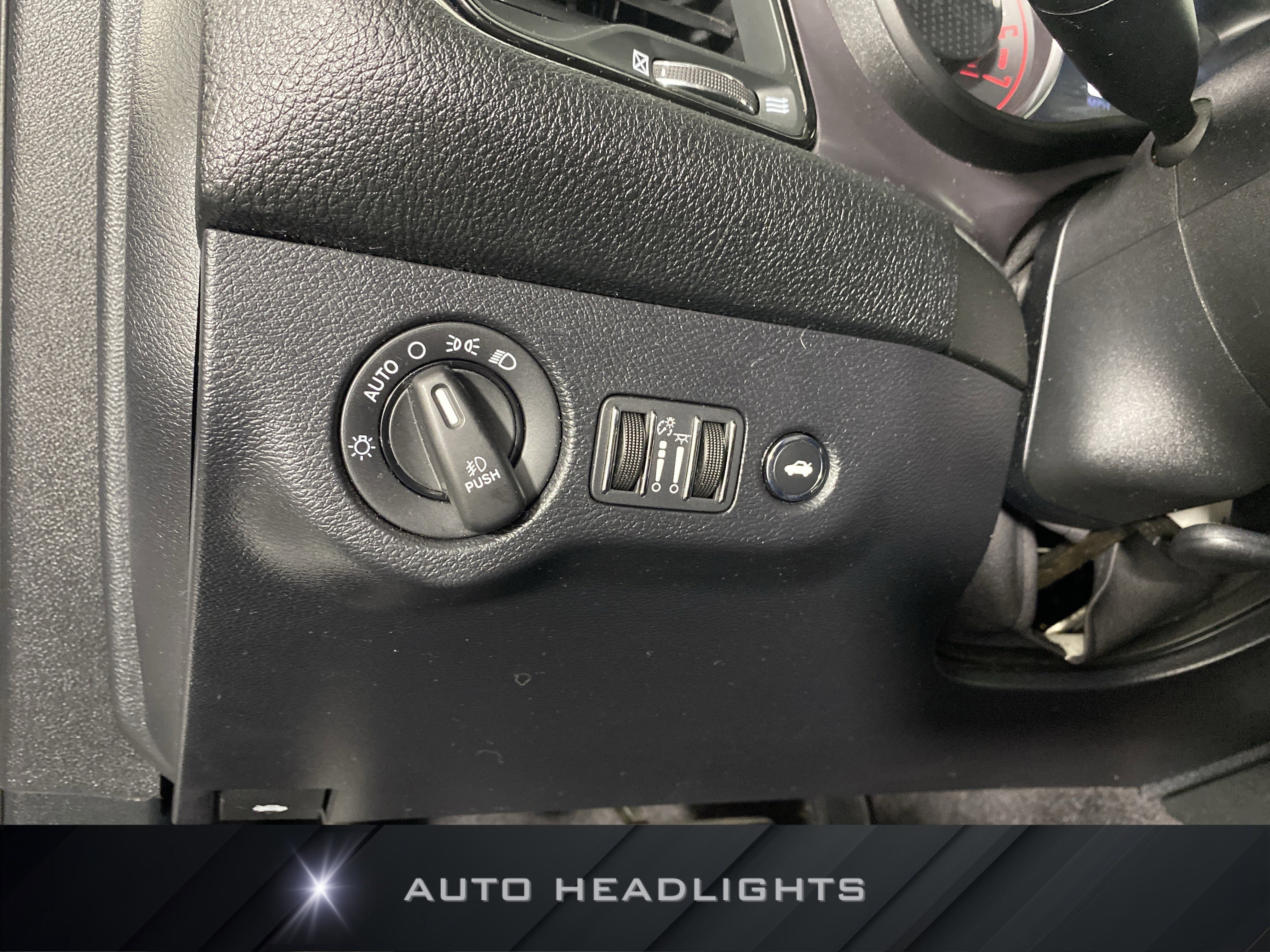 Used 2017 Dodge Challenger R/T image 22