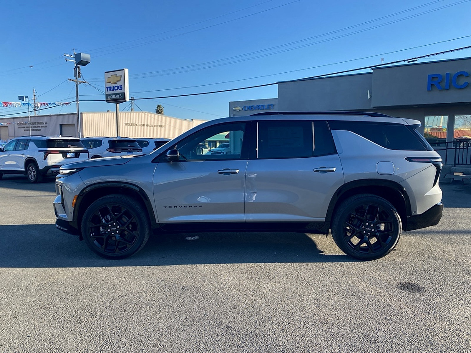 New 2026 Chevrolet Traverse RS w/ LPO, Floor Liner Package FWD image 7