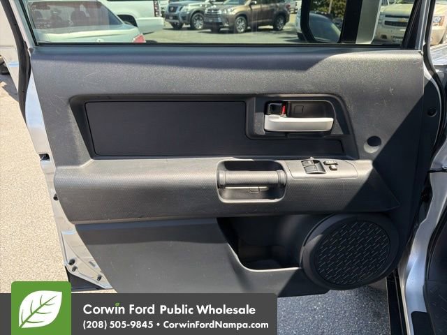 Used 2007 Toyota FJ Cruiser 4WD image 12