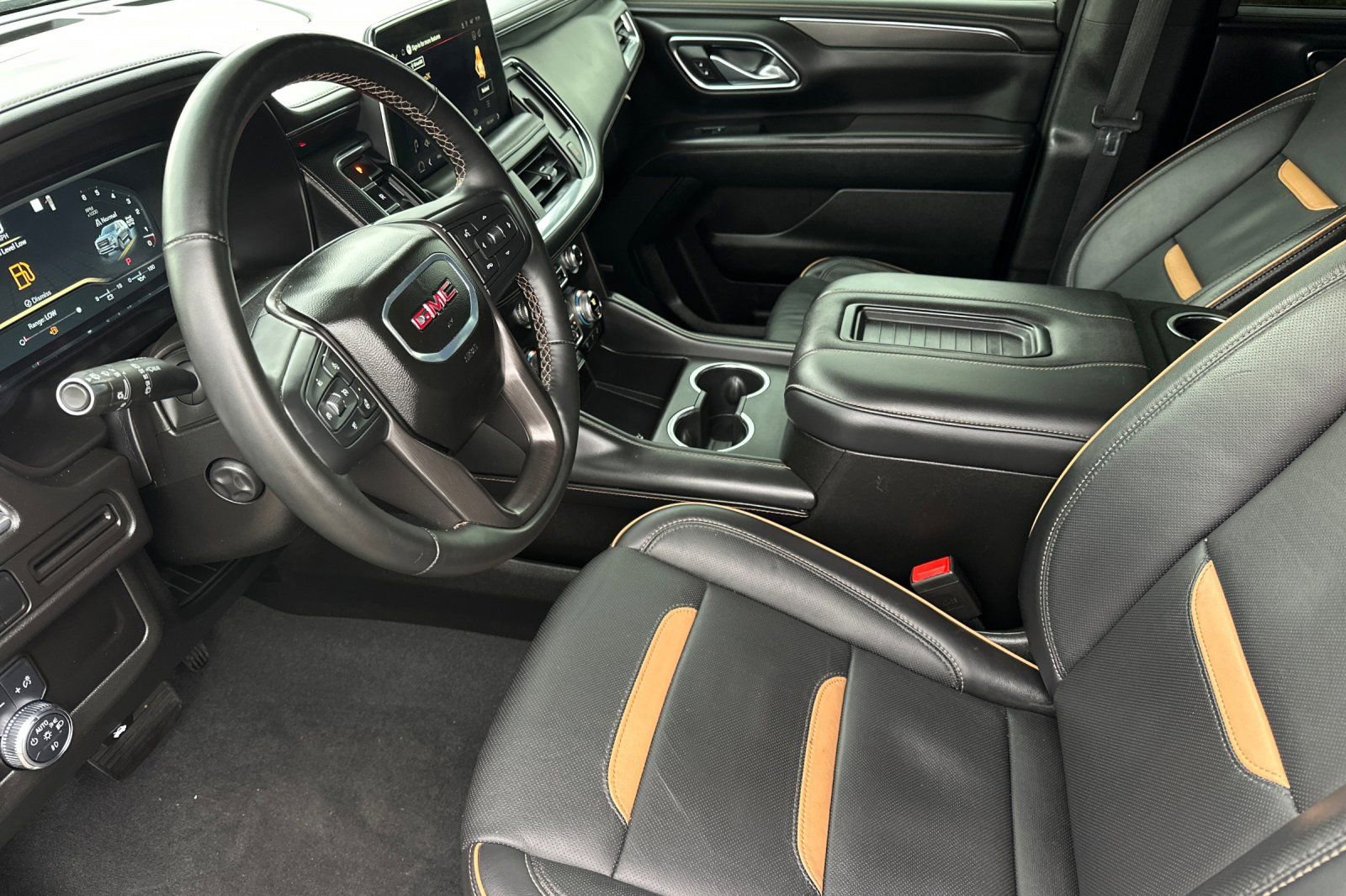 Used 2024 GMC Yukon AT4 AWD/4WD image 10