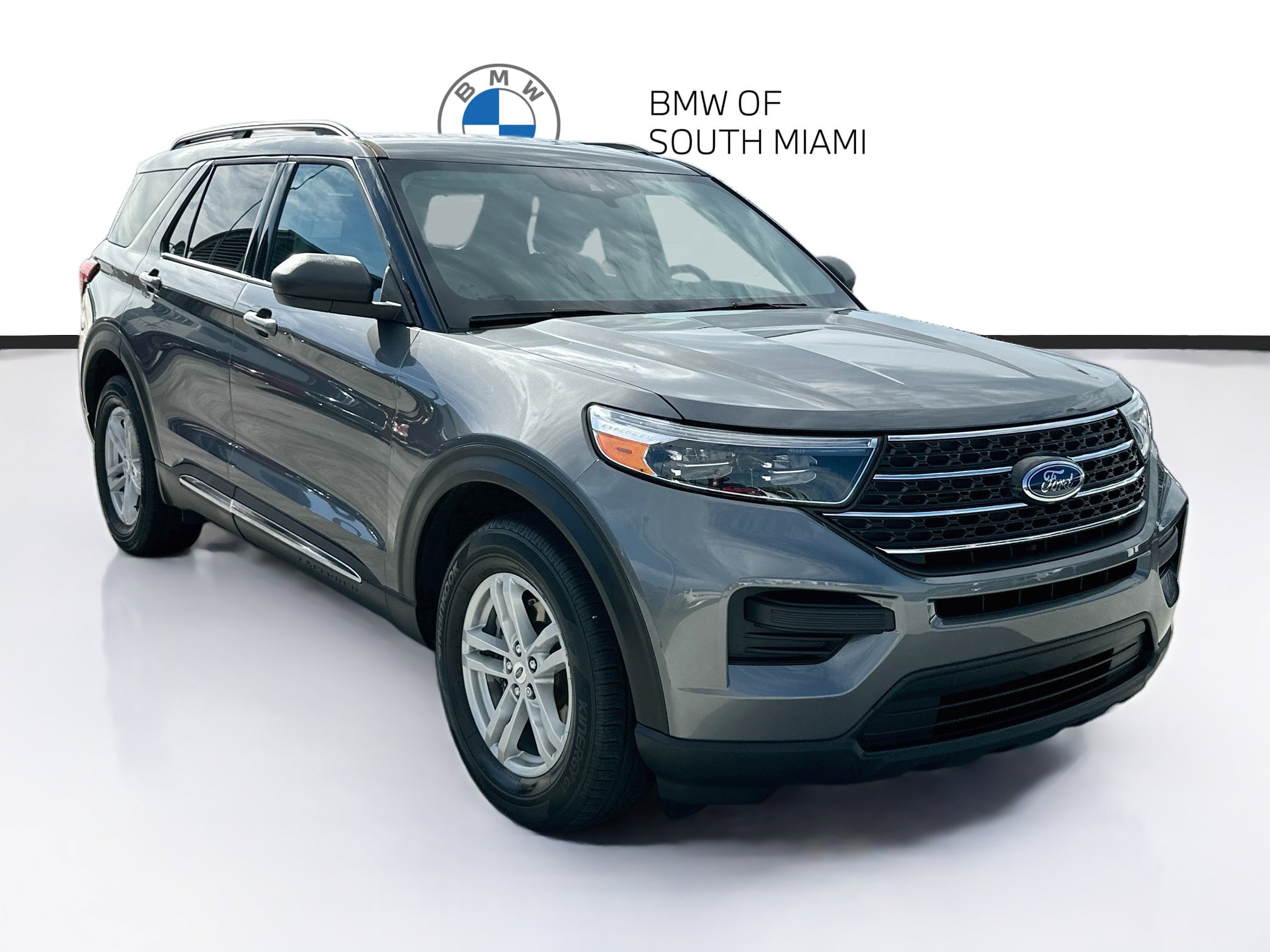 Used 2024 Ford Explorer XLT RWD image 1
