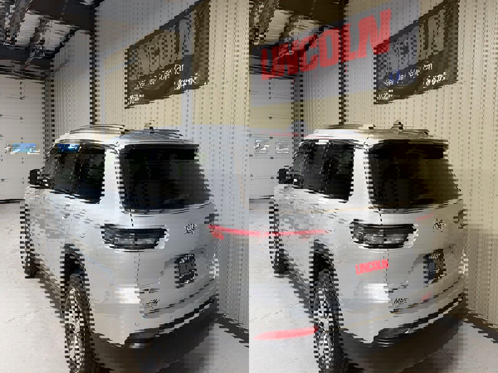 Used 2021 Jeep Grand Cherokee L Limited image 3