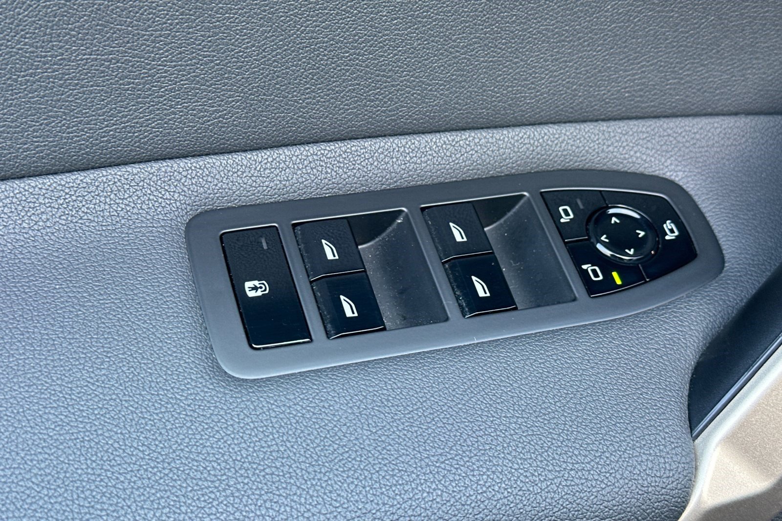 Certified 2023 BMW iX xDrive50 w/ Premium Package image 13