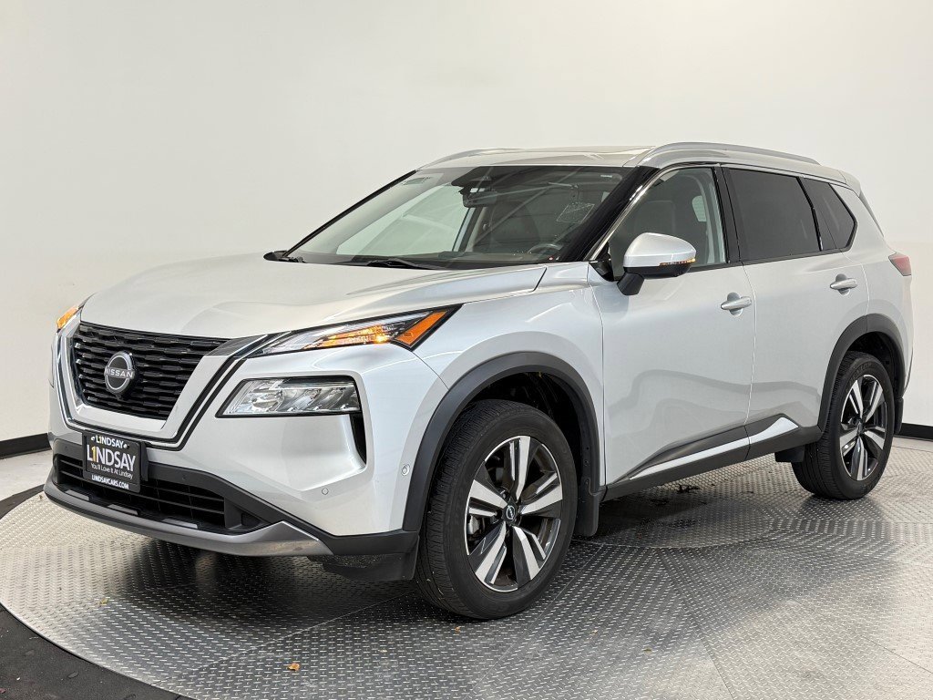 Used 2023 Nissan Rogue SL w/ SL Premium Package image 3