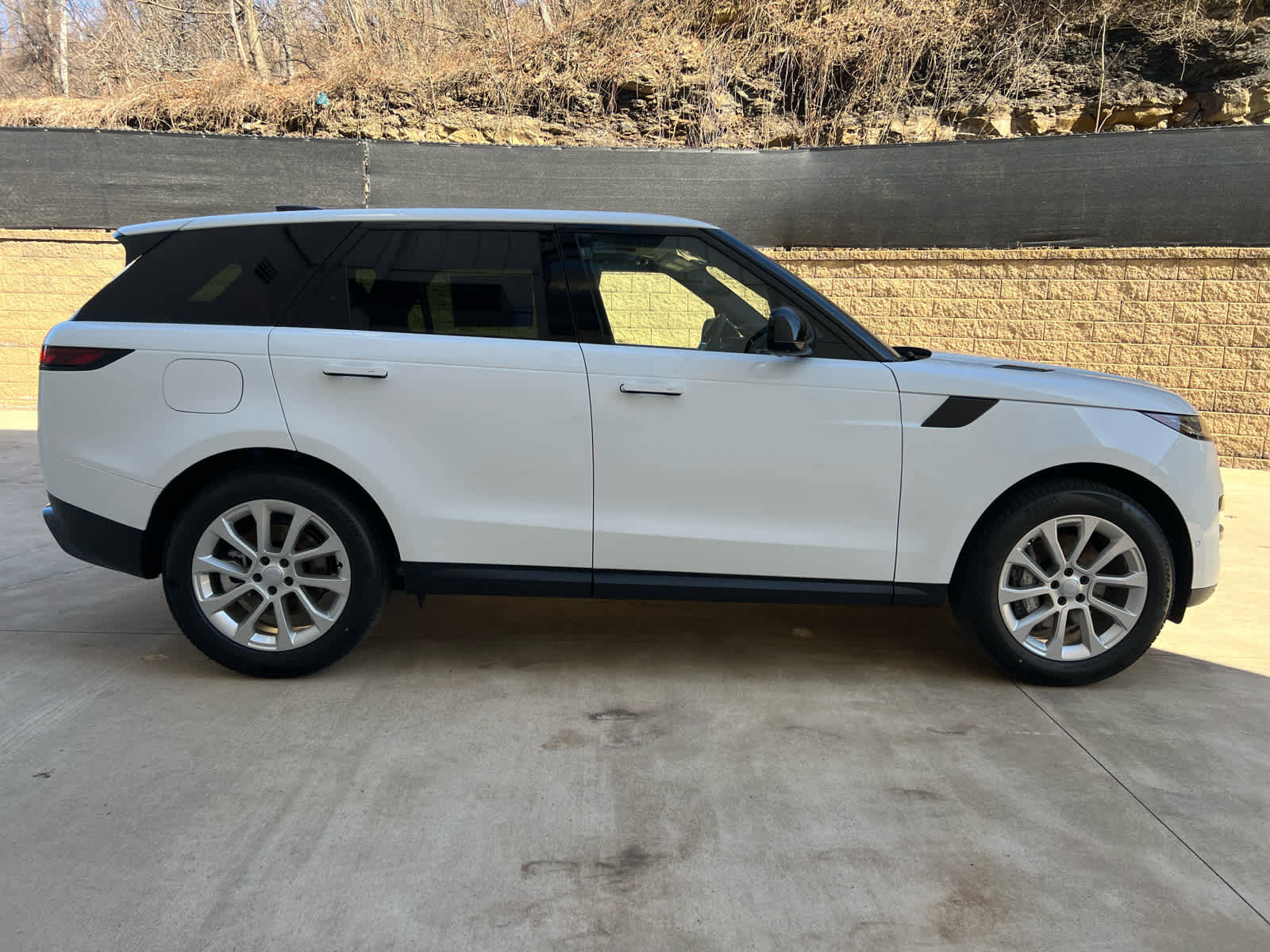 Used 2025 Land Rover Range Rover Sport image 7