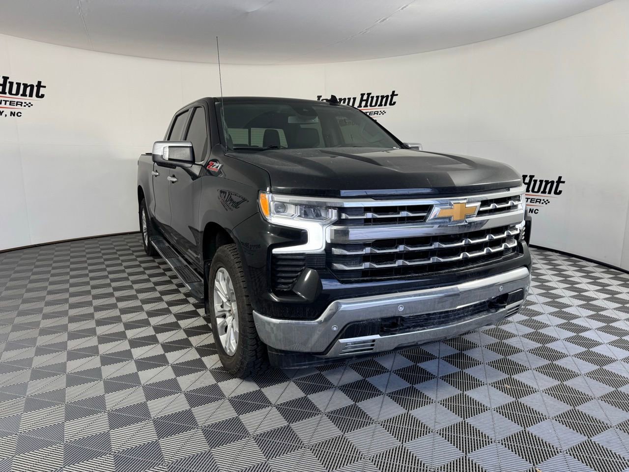 Used 2024 Chevrolet Silverado 1500 LTZ image 6