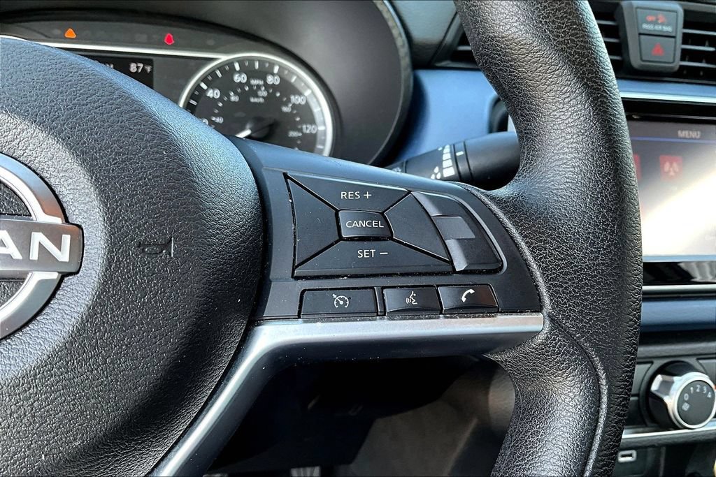 Used 2025 Nissan Versa SV FWD image 11