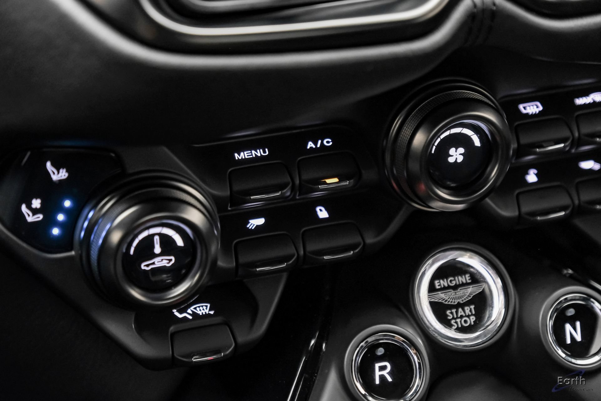 Used 2020 Aston Martin V8 Vantage Coupe RWD image 75