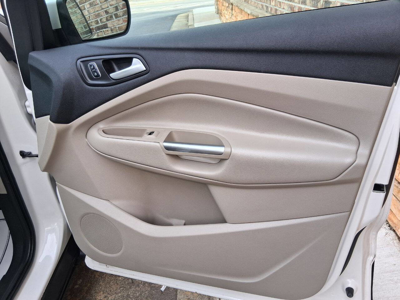 Used 2017 Ford Escape Titanium image 22