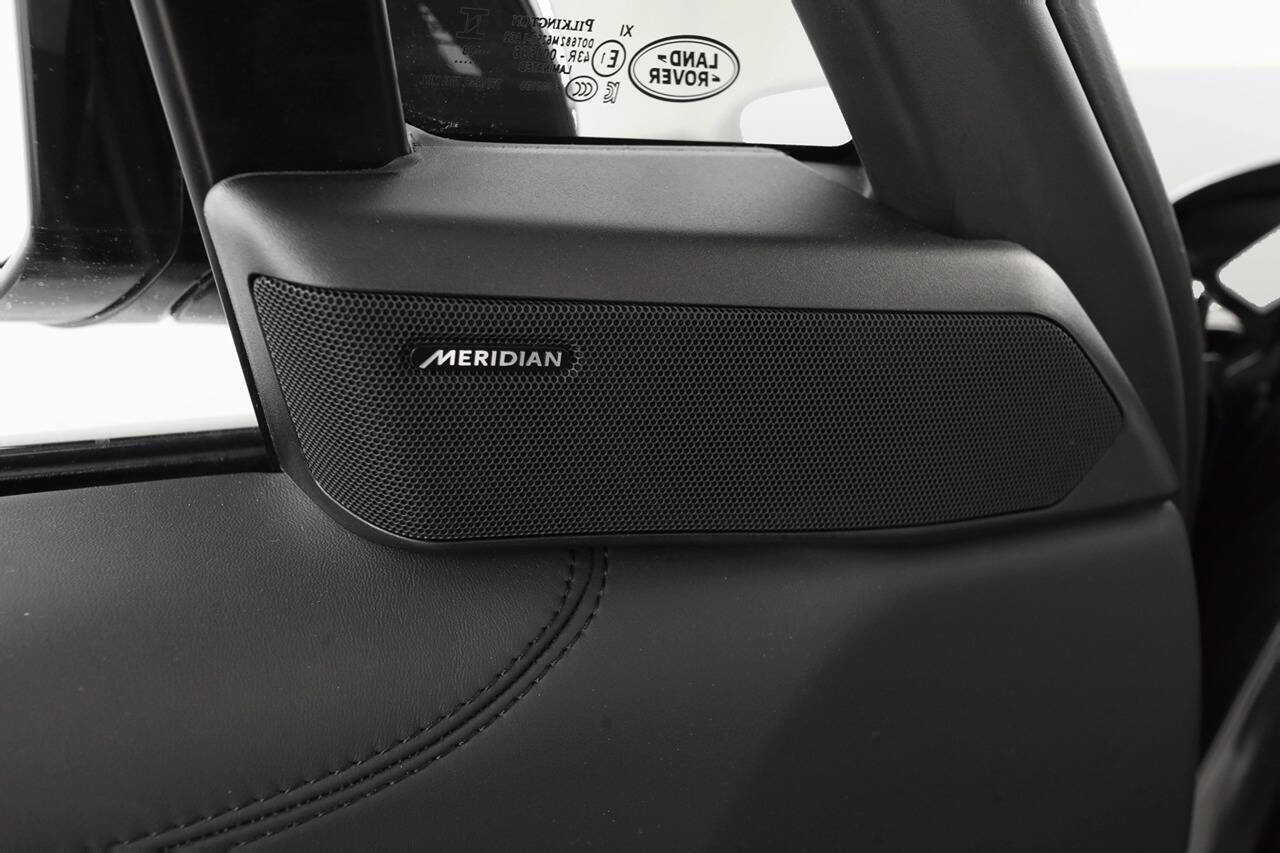 Used 2023 Land Rover Range Rover SE image 24