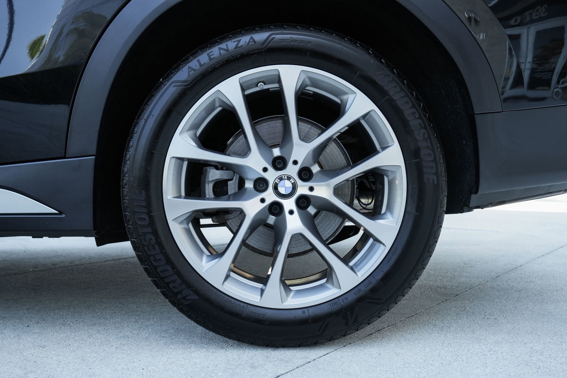 Used 2023 BMW X6 xDrive40i w/ Climate Comfort Package image 30