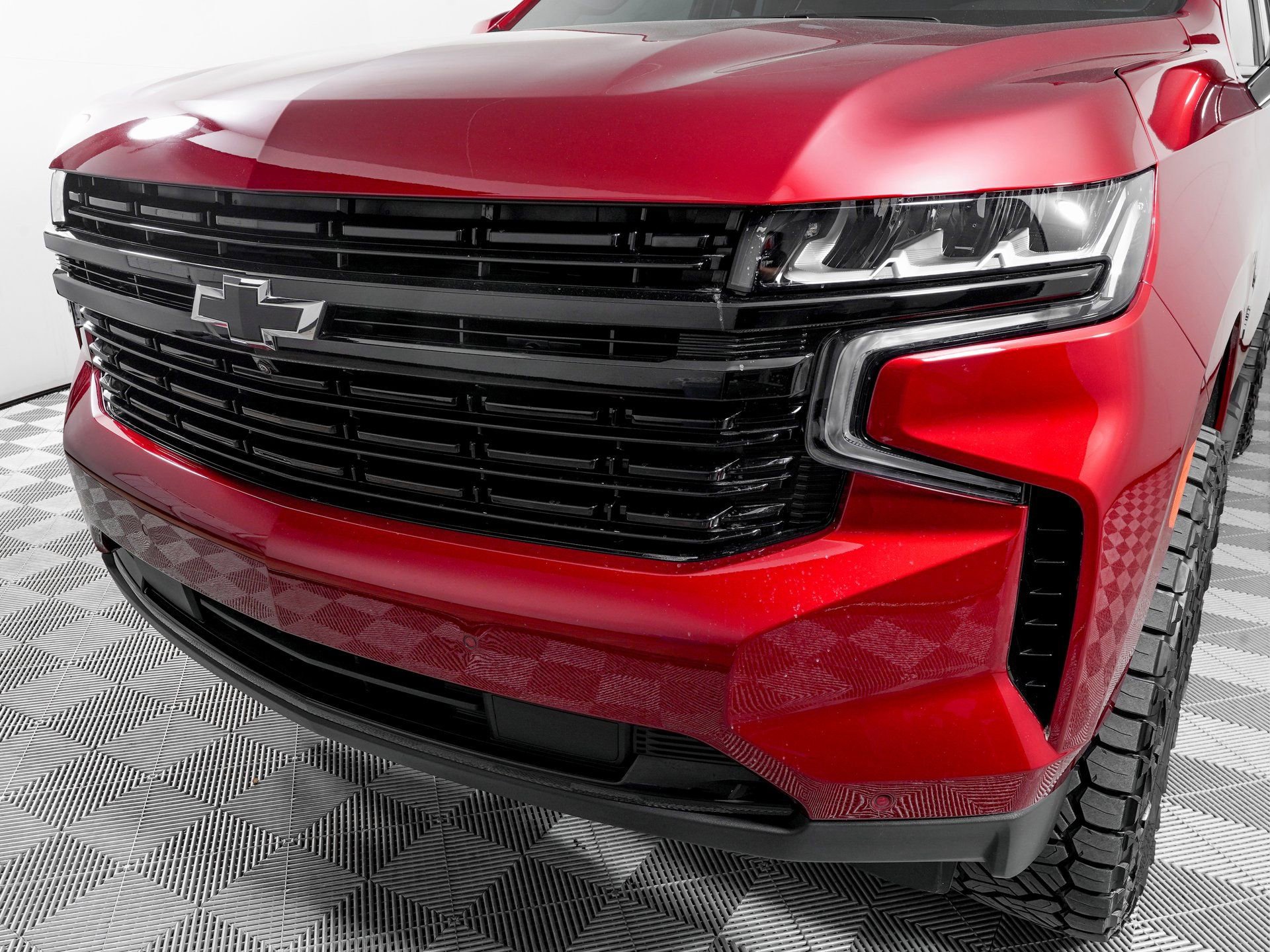 Used 2023 Chevrolet Tahoe RST w/ Luxury Package AWD/4WD image 32