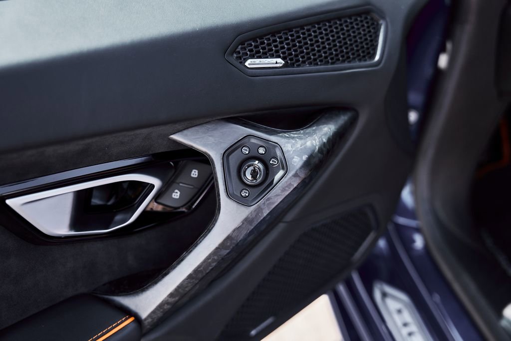 Used 2020 Lamborghini Huracan EVO AWD/4WD image 37