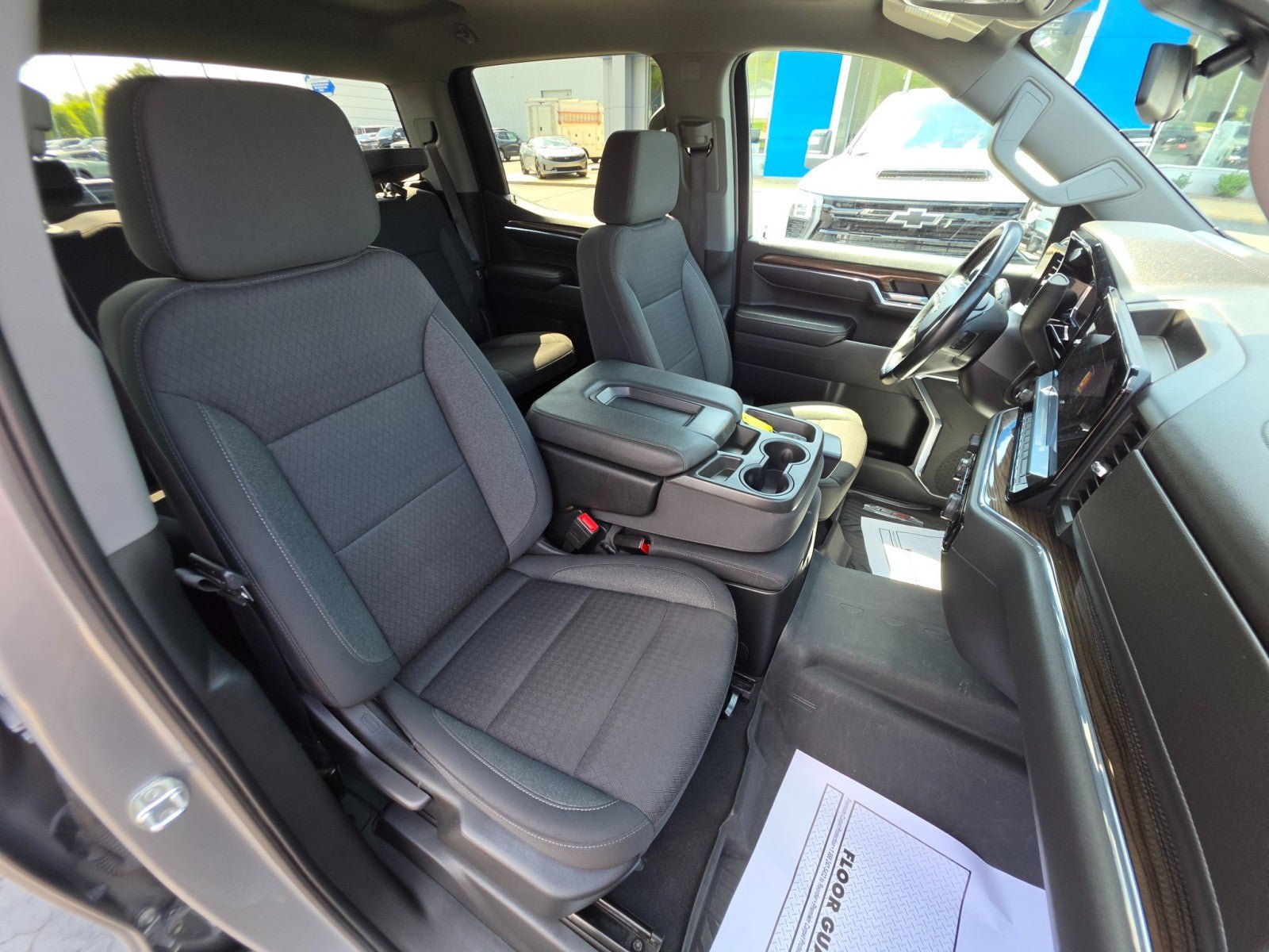 Used 2023 Chevrolet Silverado 1500 LT AWD/4WD image 14