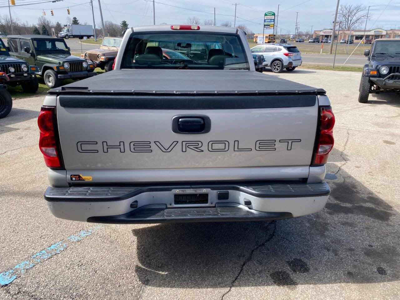 Used 2004 Chevrolet Silverado 1500 W/T image 8