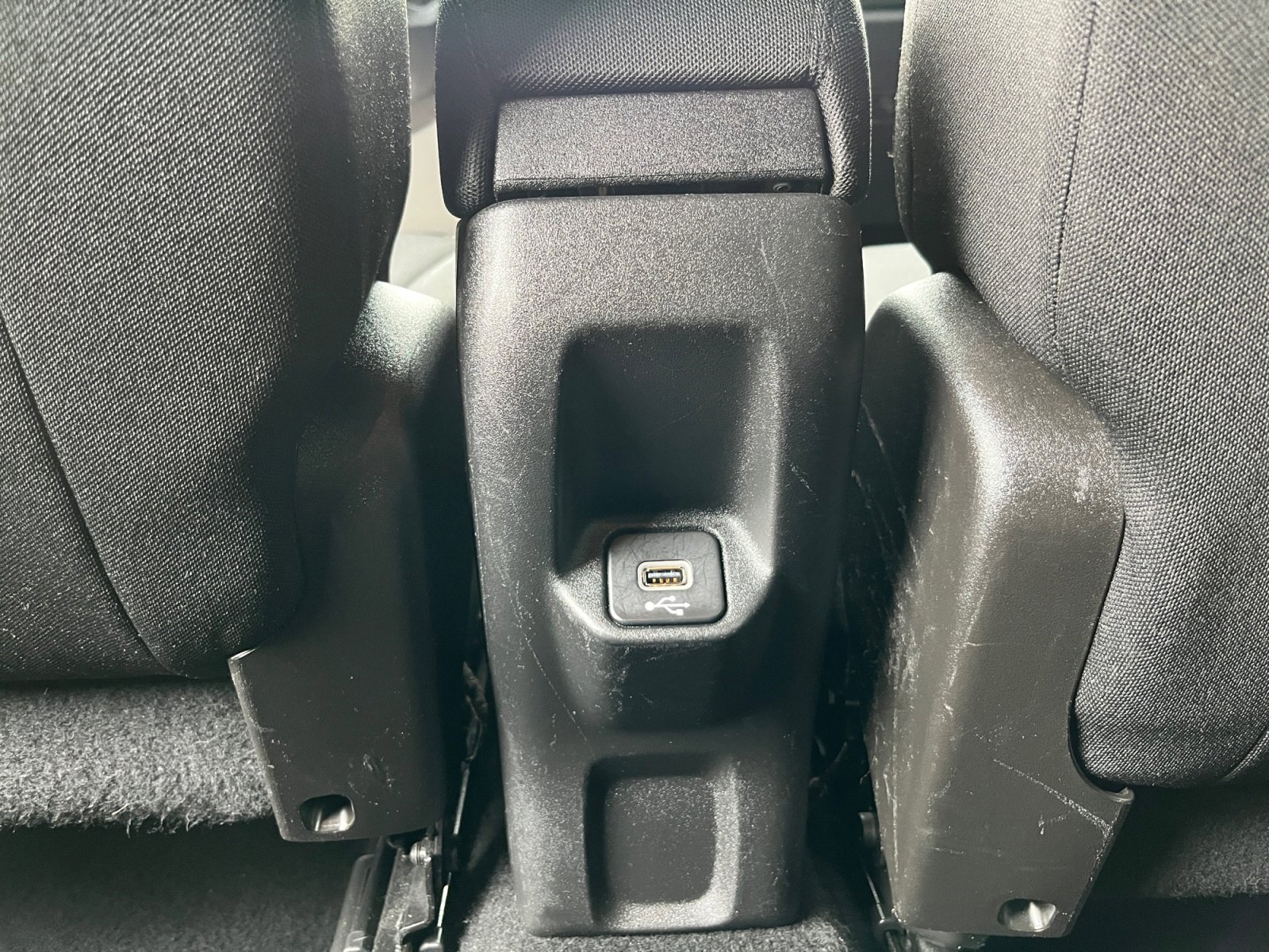 Used 2020 Jeep Renegade Latitude w/ Cold Weather Group image 32