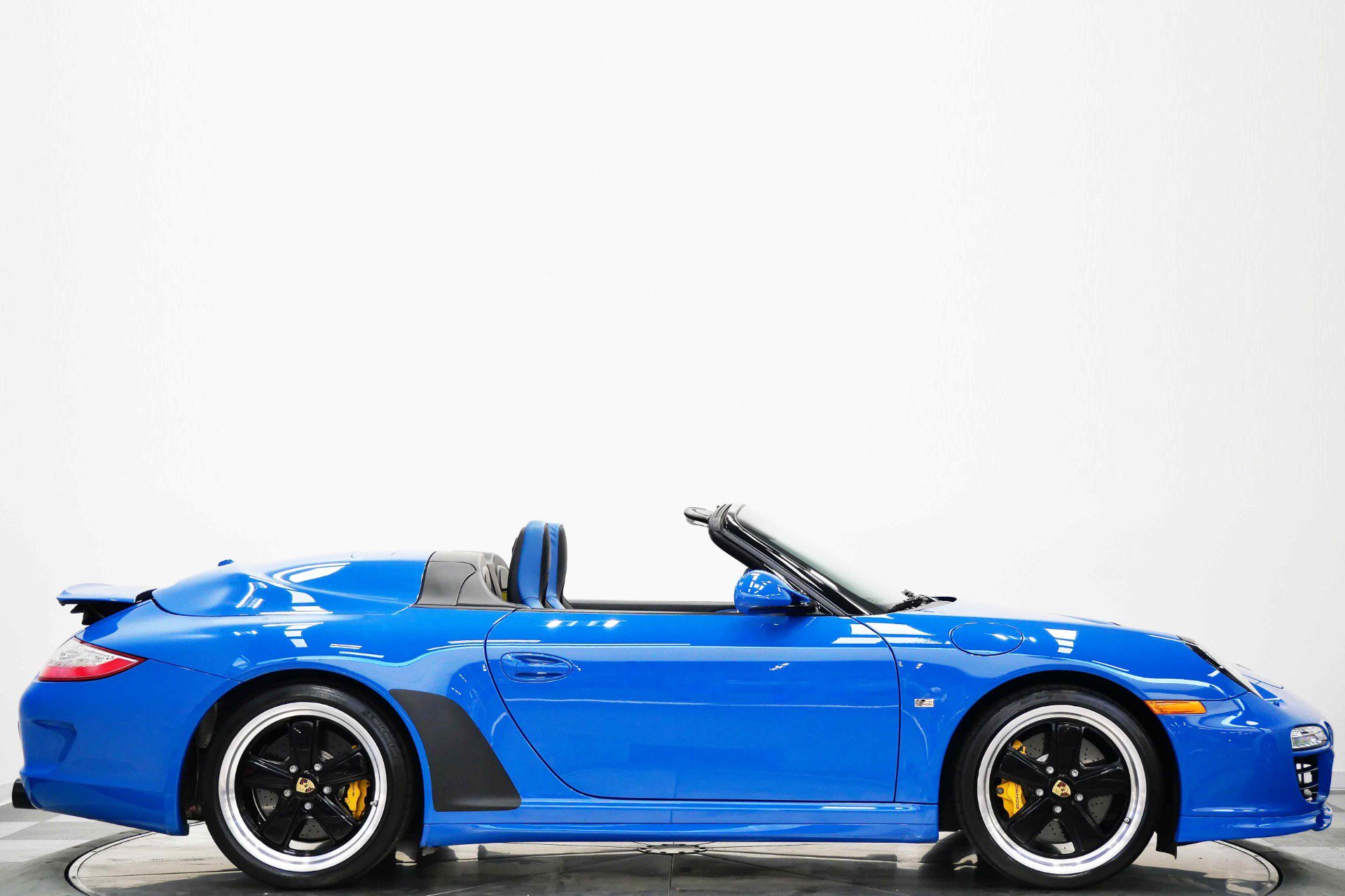 Used 2011 Porsche 911 Speedster RWD image 2
