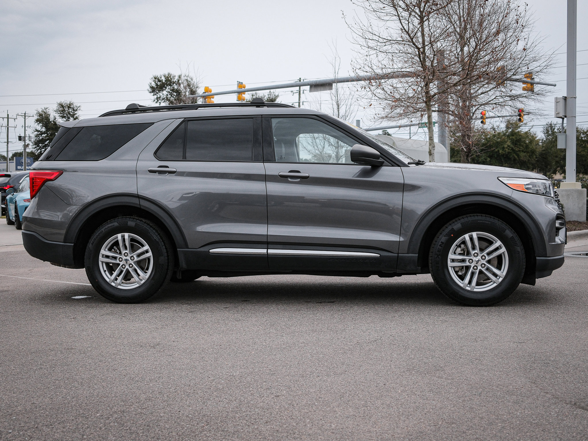 Used 2022 Ford Explorer XLT w/ Equipment Group 202A image 11