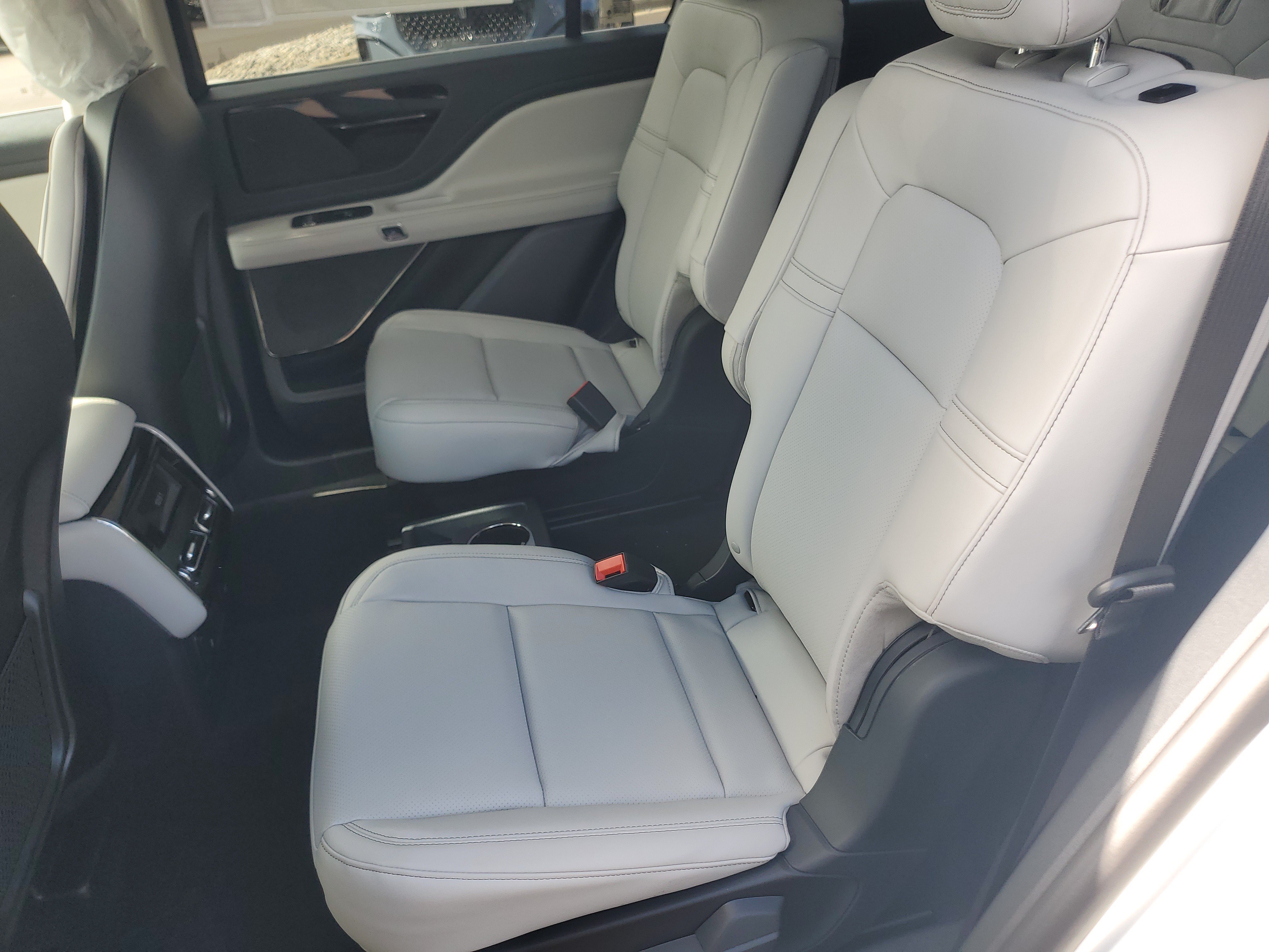 New 2026 Lincoln Aviator AWD image 27