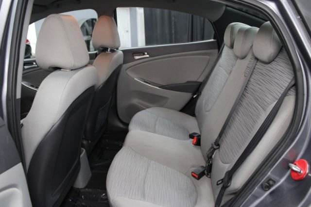 Used 2016 Hyundai Accent SE FWD image 17