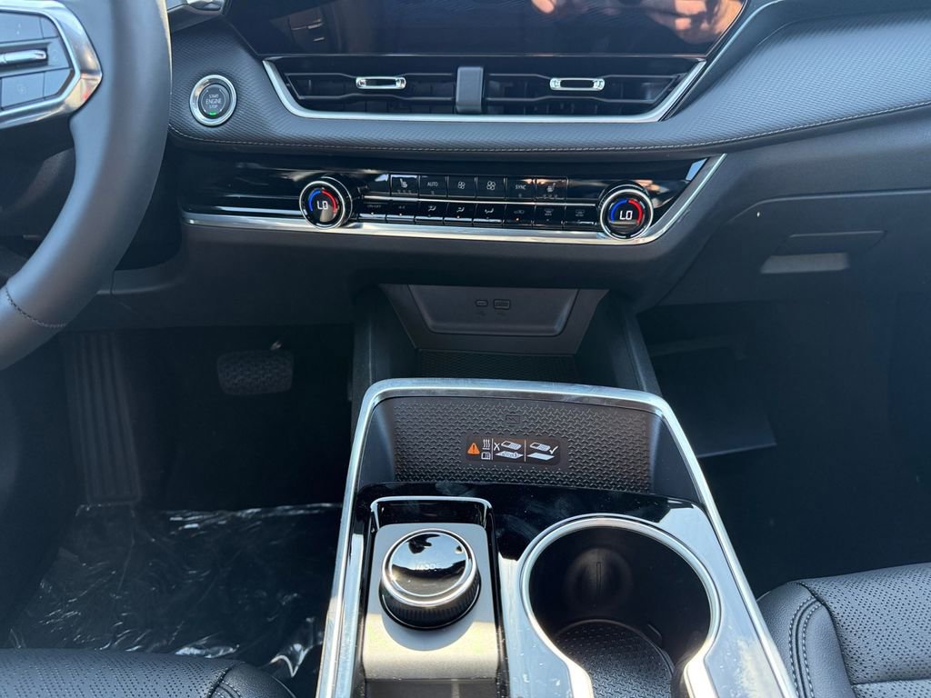 New 2026 Chevrolet Equinox LT w/ Convenience Package II image 11