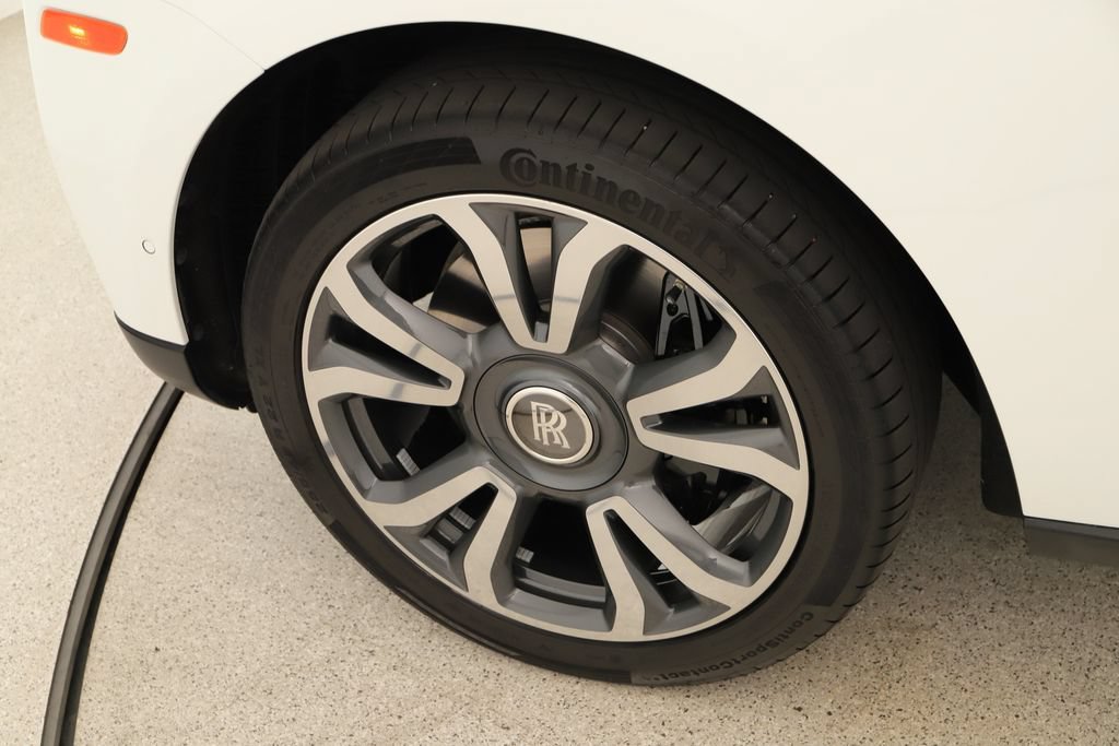 Used 2024 Rolls-Royce Cullinan w/ Cullinan Package AWD/4WD image 39